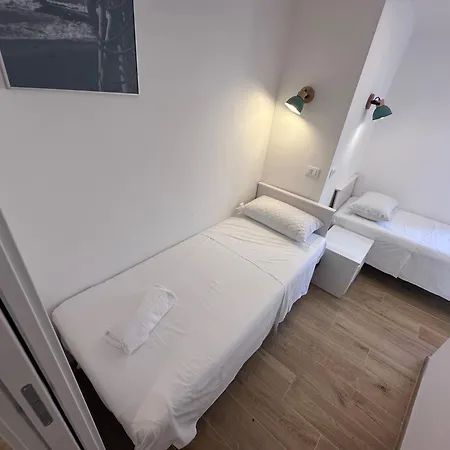 Kiwi In The Historic Center With A Small Terrace Appartamento *