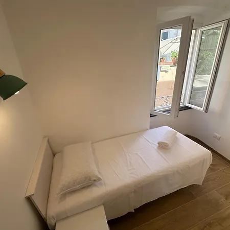 Kiwi In The Historic Center With A Small Terrace Appartement